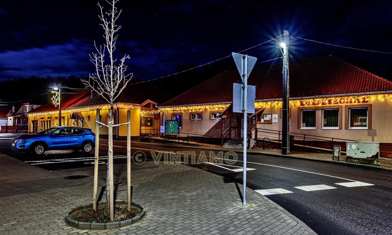 Vintiamo Apartmanok Egerszalók Buitenkant foto
