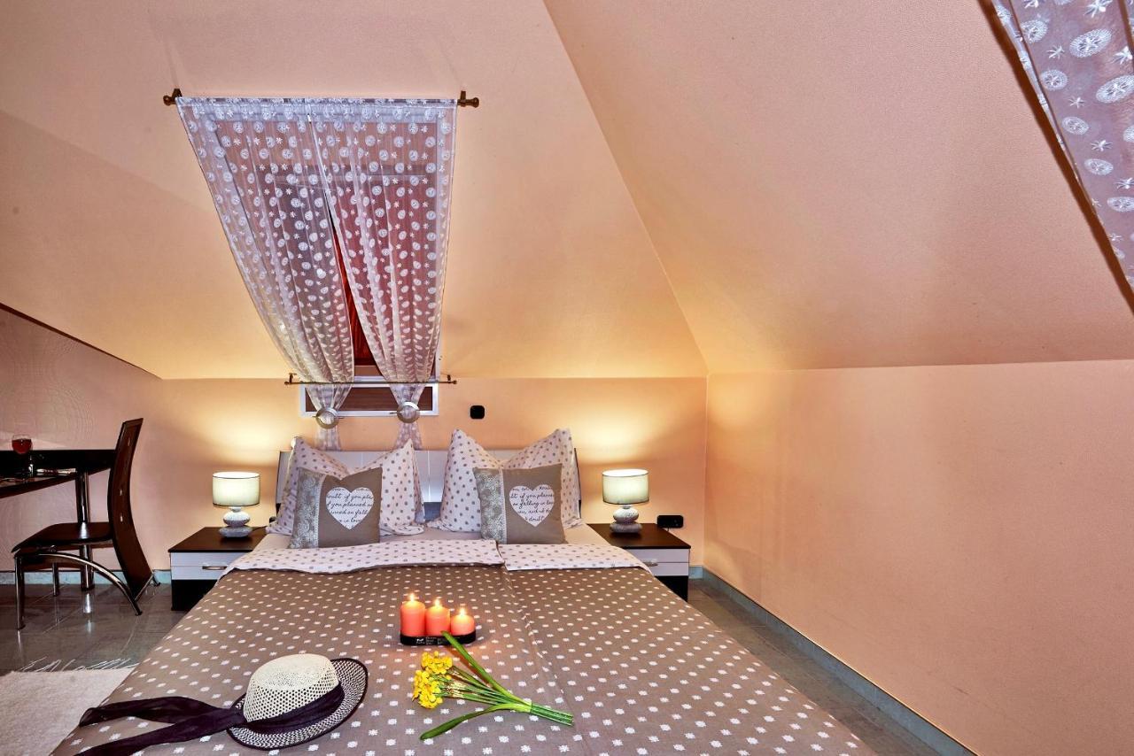 Vintiamo Apartmanok Egerszalók Buitenkant foto
